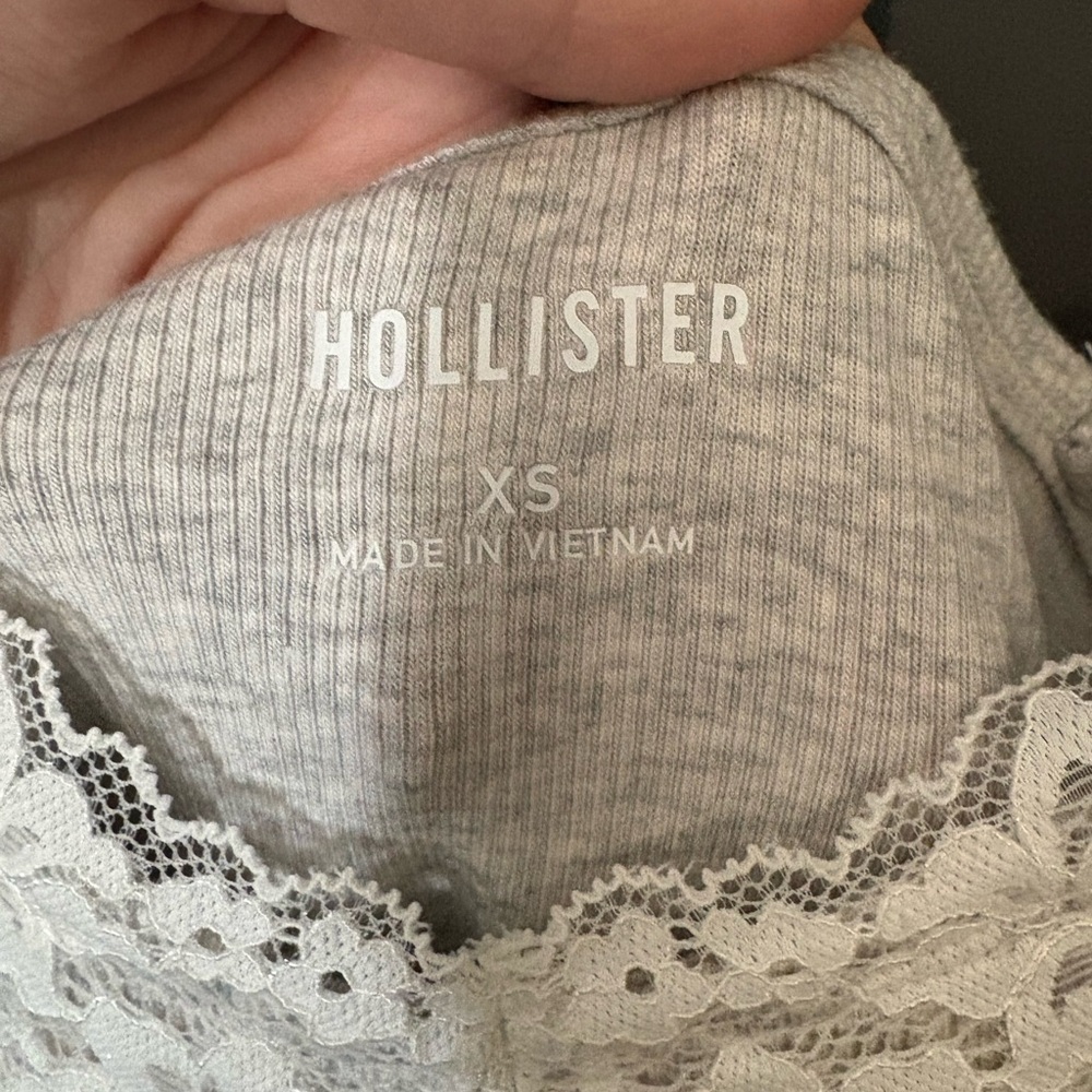 Hollister Gray Lace Trim Cami - Picture 2 of 6